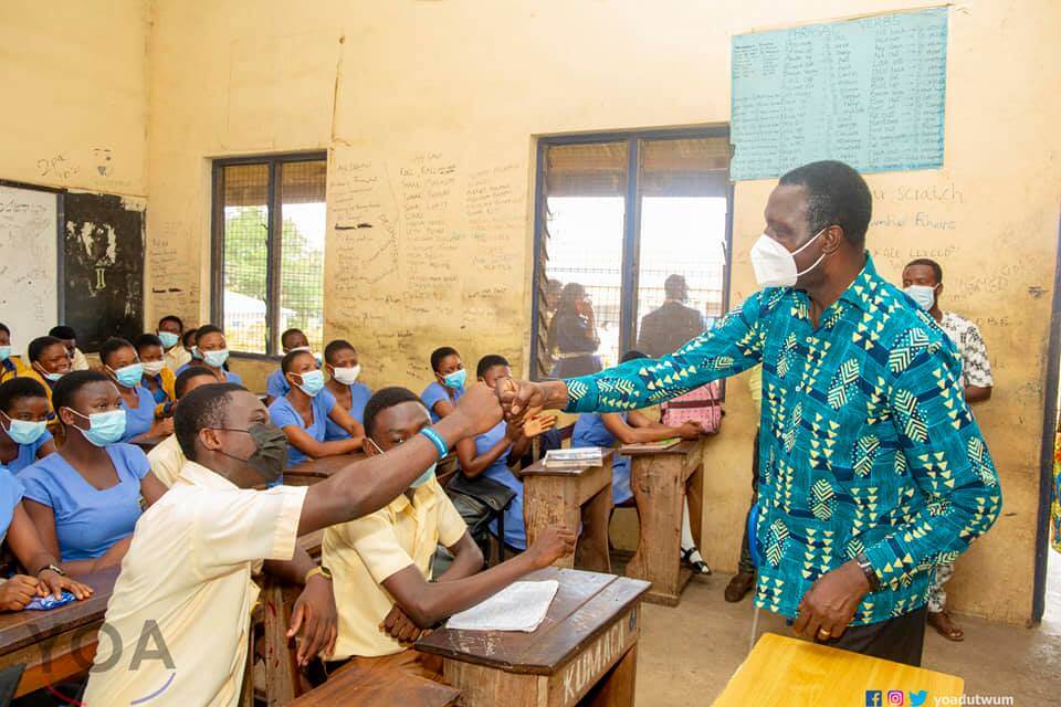 SHS students laud Adutwum on D7 for tertiary admission comment